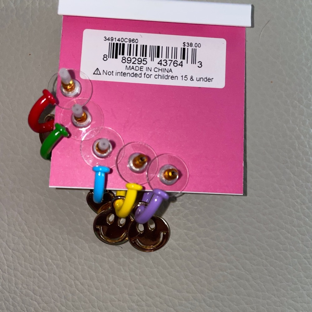 Betsey 🌈 Smiley Huggie Rainbow 🌈 Hoop Earrings - Picture 8 of 8